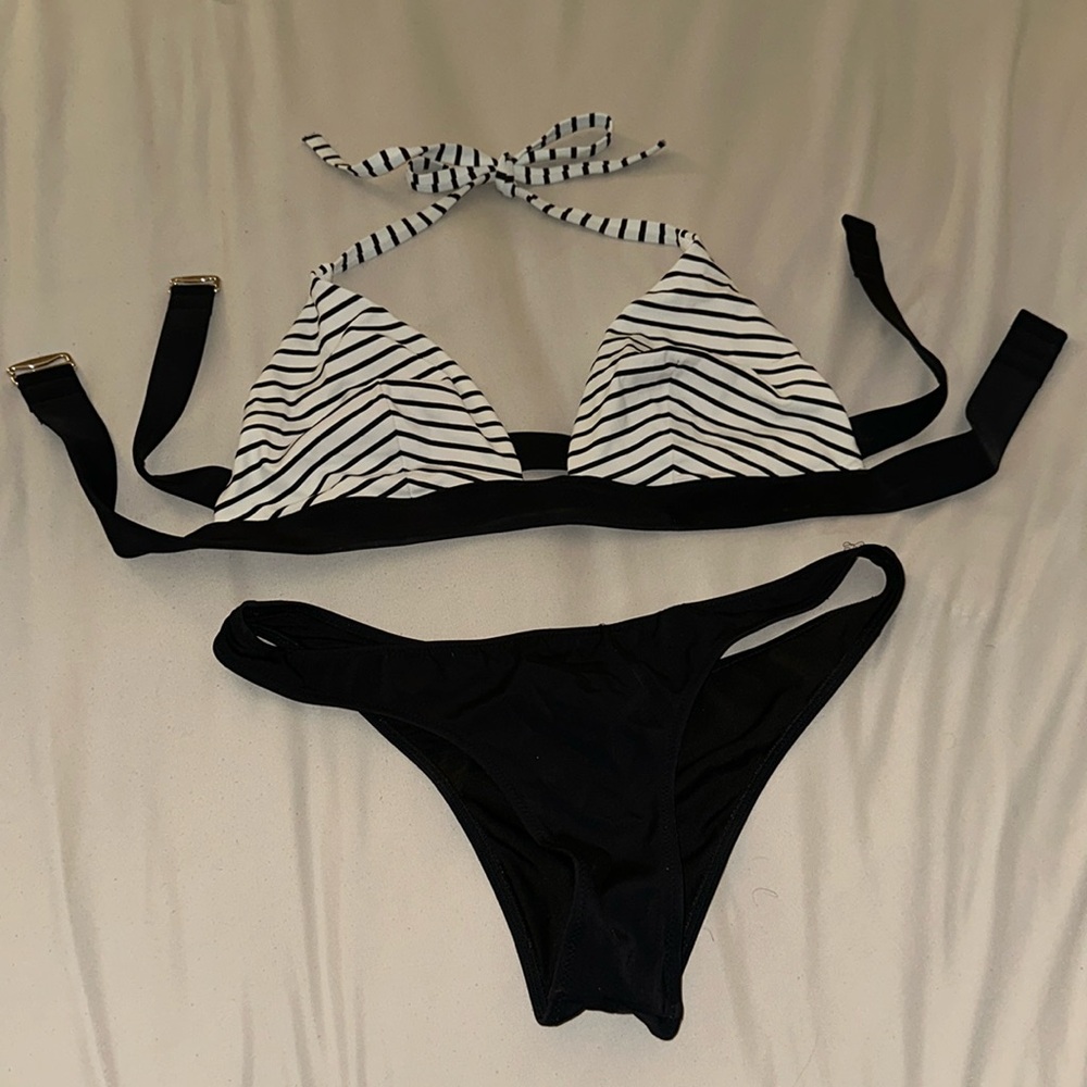 Victoria’s Secret bikini